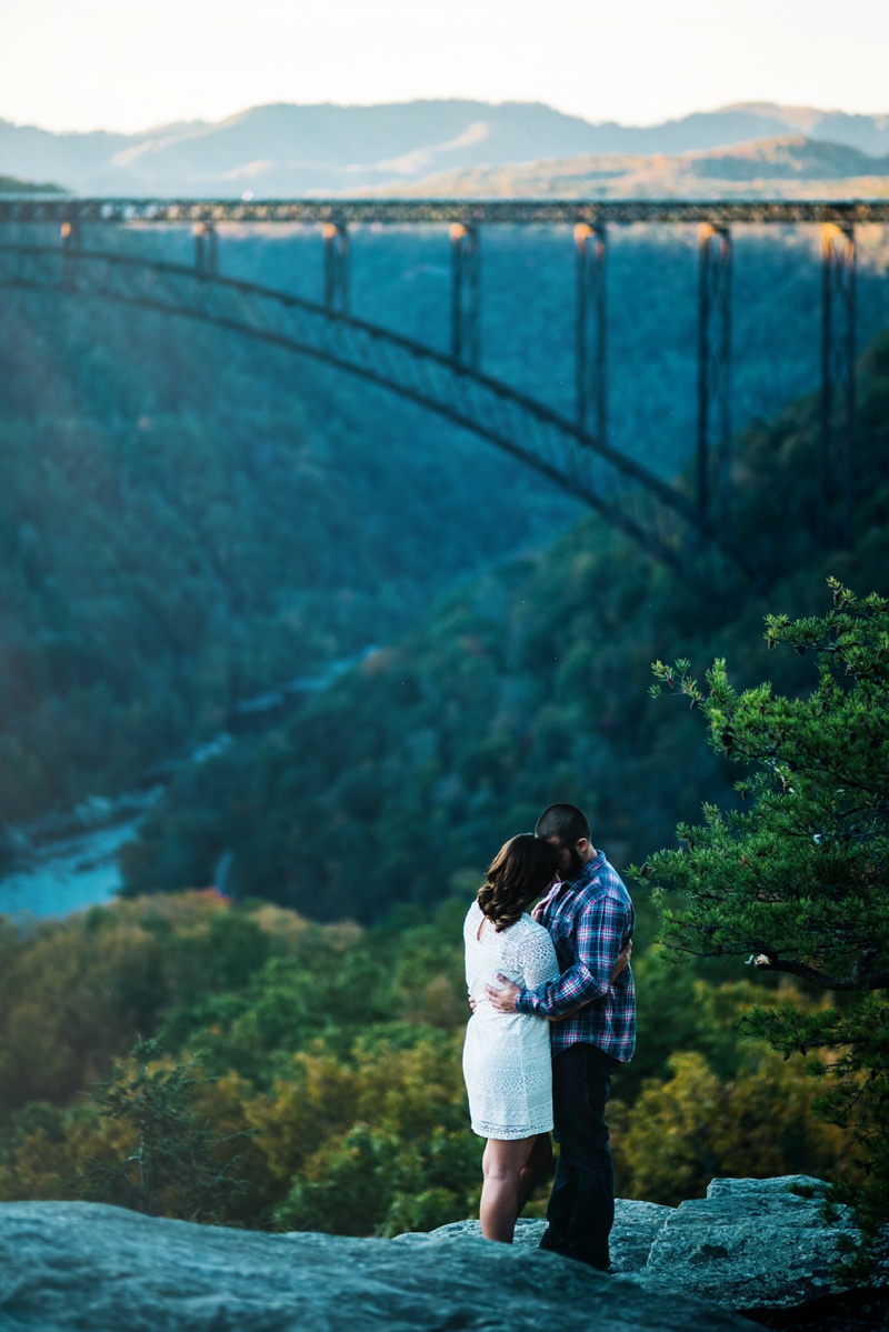 engagement photo at the new river gorge