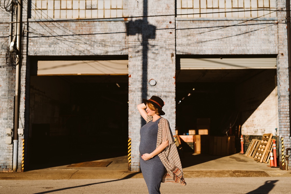 stylish maternity photography in West Virginia