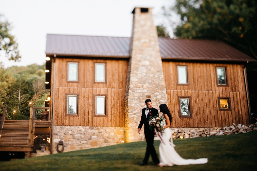 wedding photo at four fillies lodge in wv 